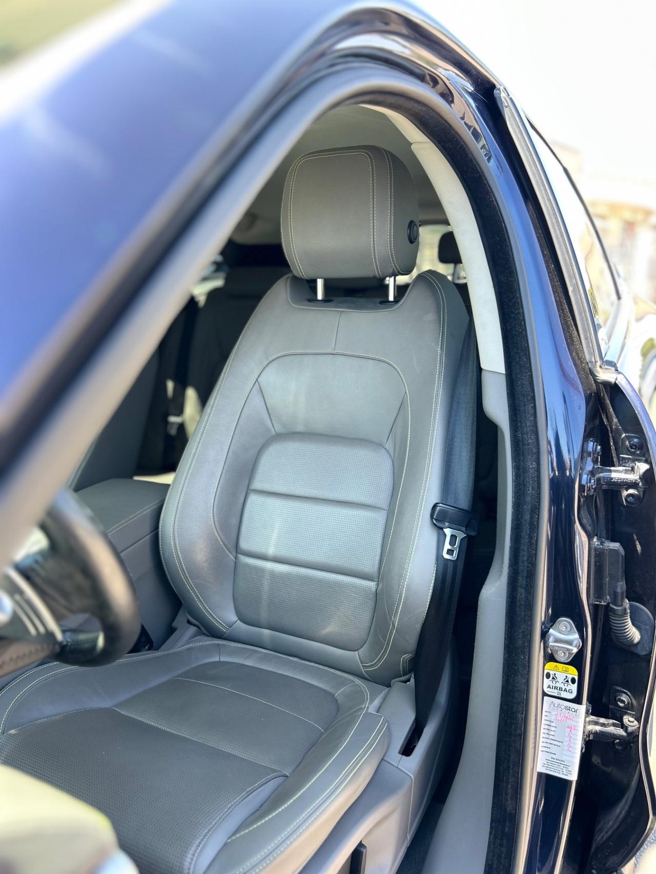 Jaguar F-Pace 2.0 D 180 CV AWD R-Sport