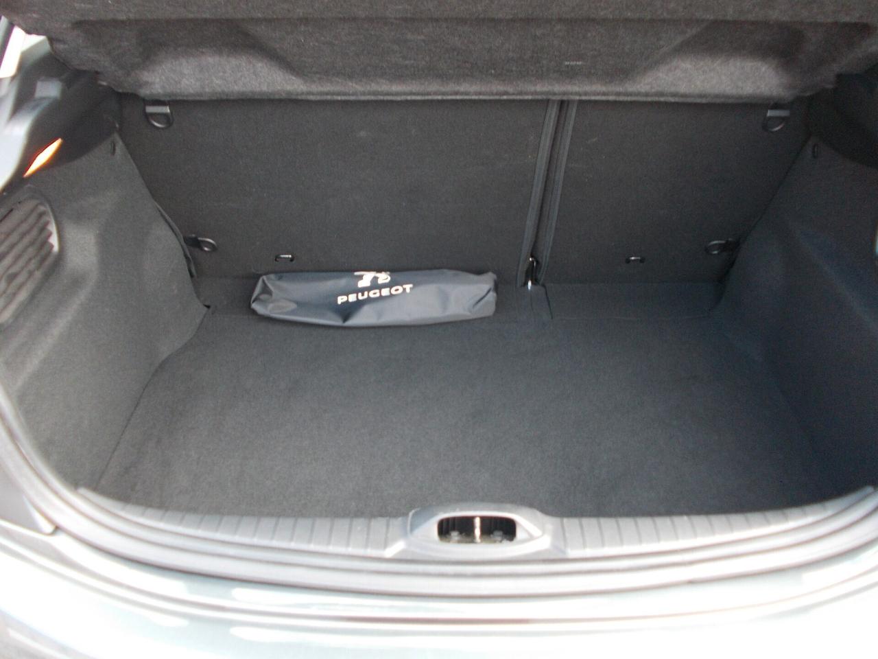 Peugeot 208 PureTech 12- 5 porte Allure-KM94130-X NEOPATENTATI