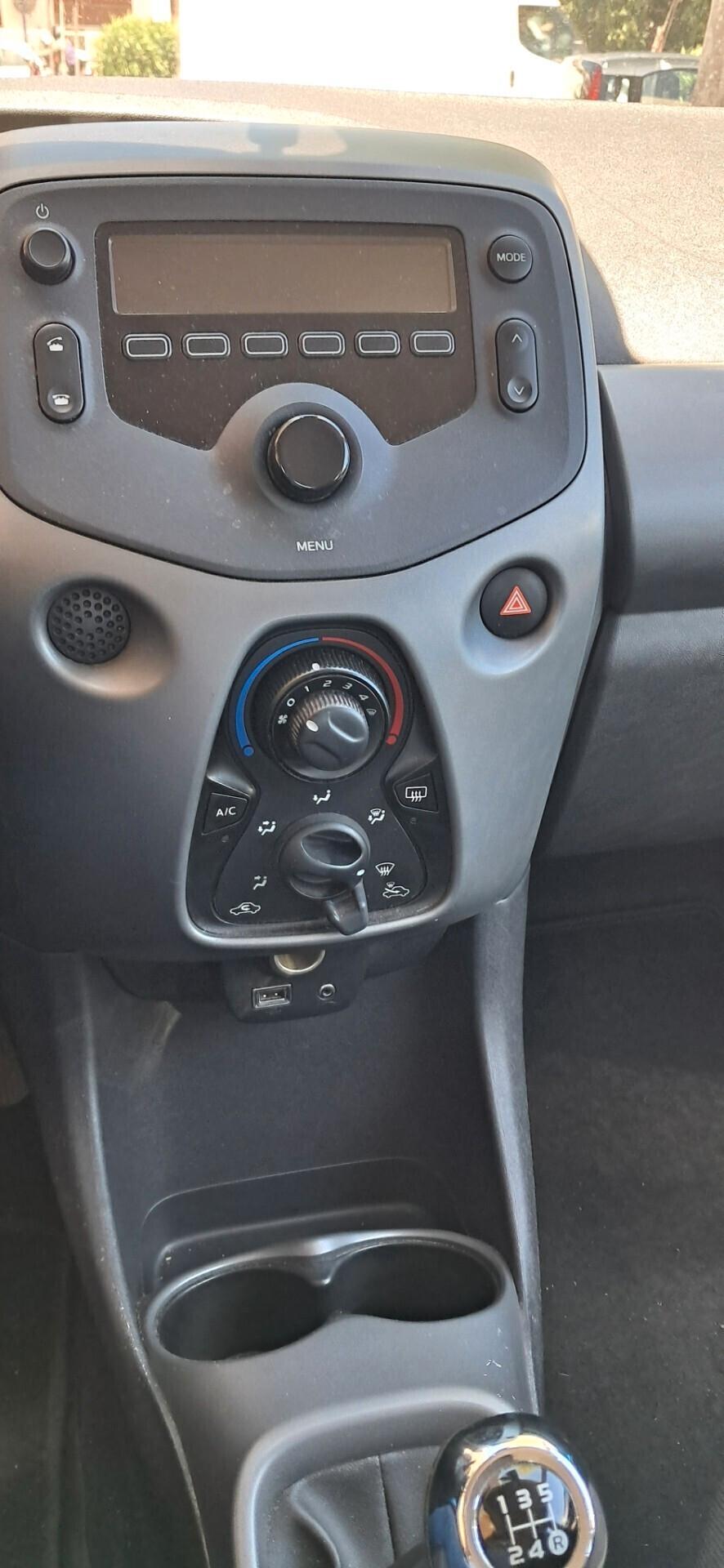 Toyota Aygo 1.0 VVT-i 69 CV 5 porte business del 2019