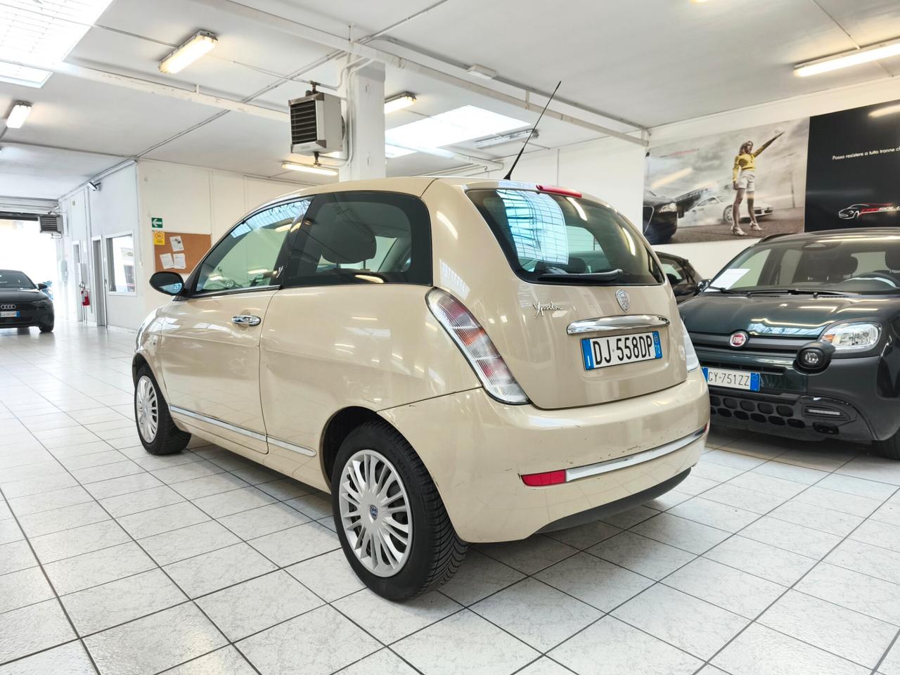 Lancia Ypsilon 1.4 Oro Bianco