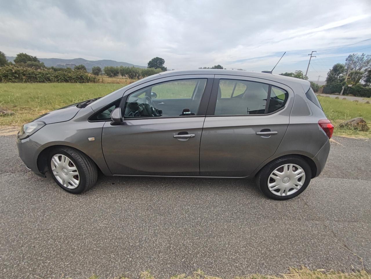 Opel Corsa 1.2 5 porte b-Color