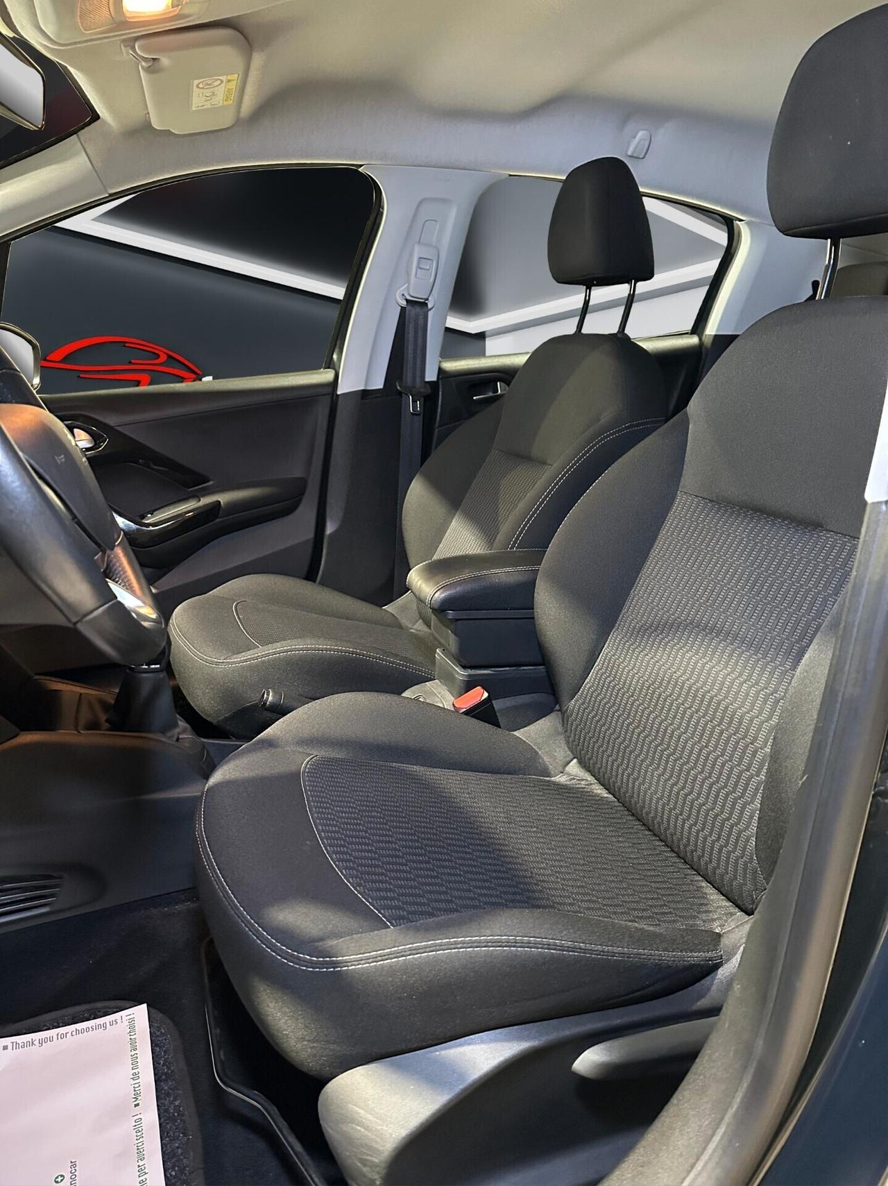 Peugeot 208 PureTech 82 5 porte Allure