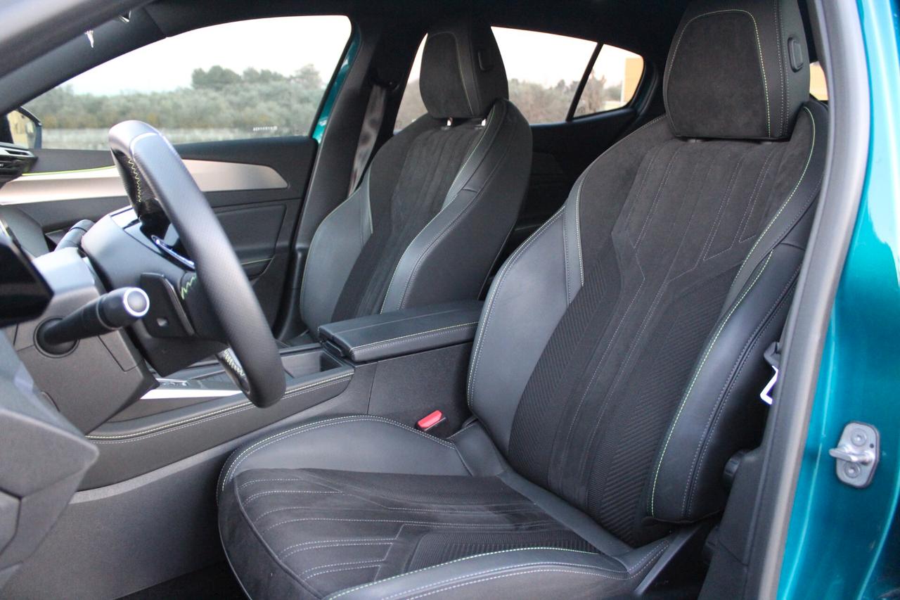 Peugeot 408 1.2 Hybrid 136 e-DCS6 GT