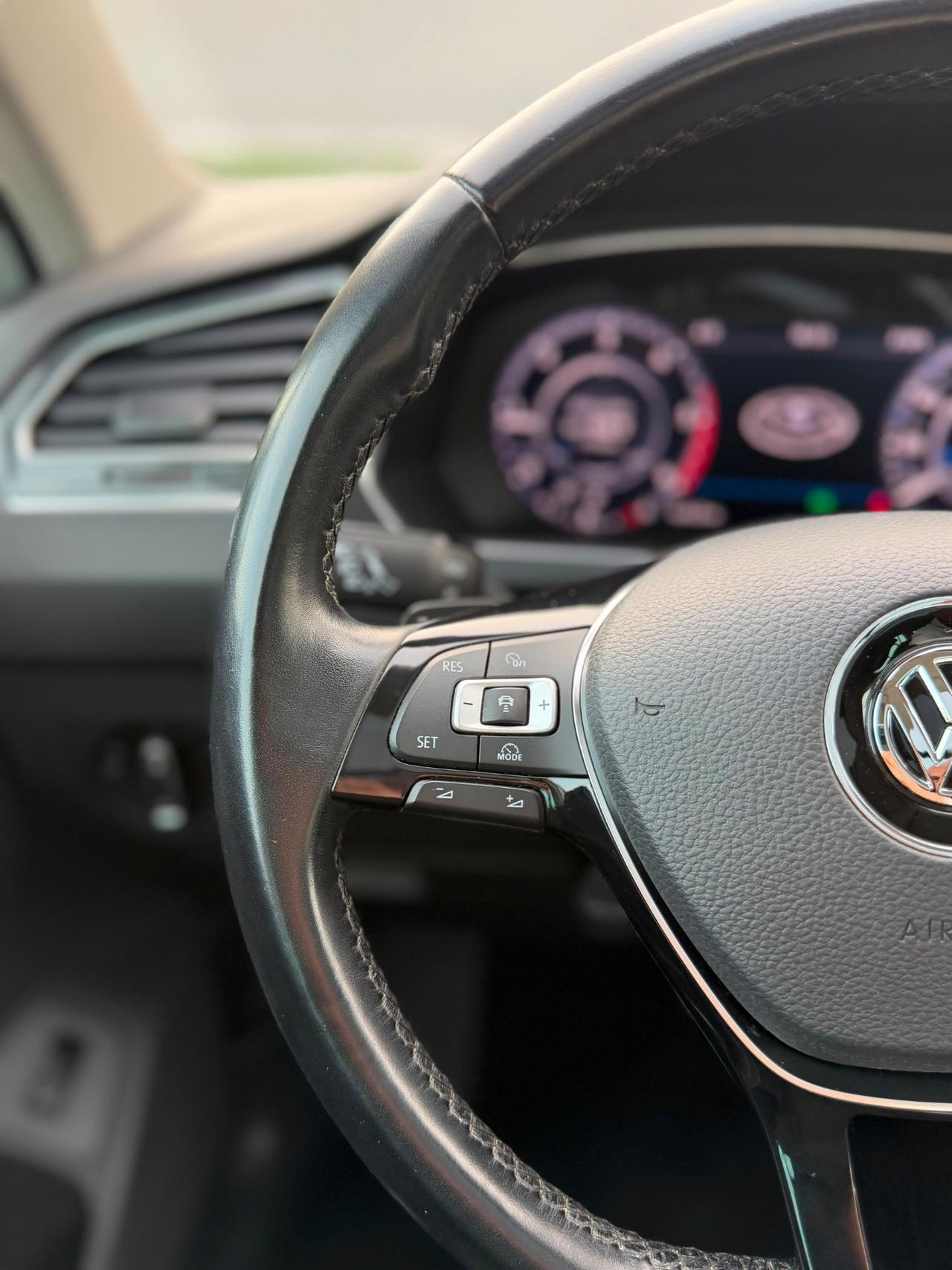 Volkswagen Tiguan 2.0 TDI SCR DSG Business BlueMotion Technology