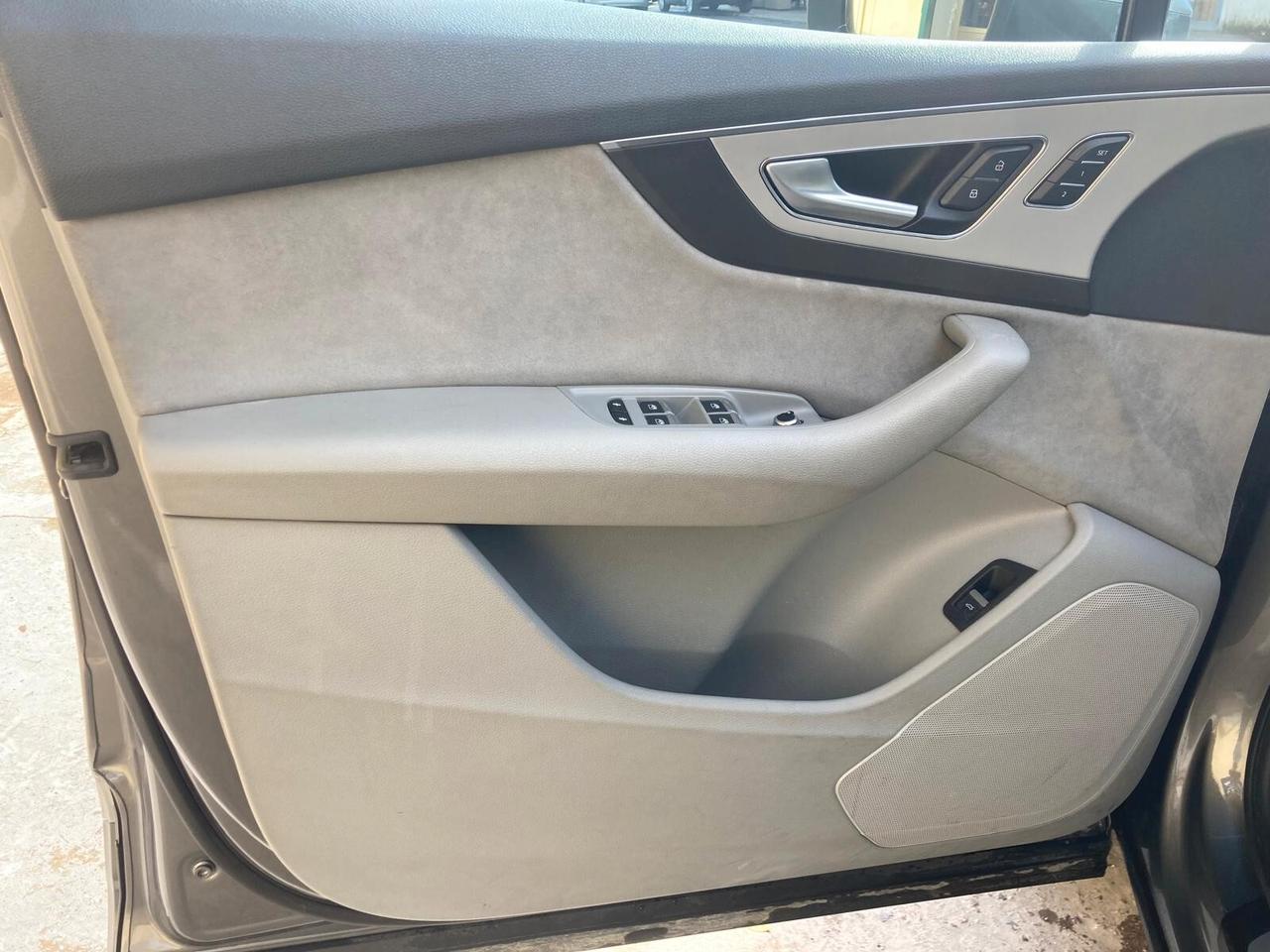 Audi Q7 3.0 TDI 272 CV quattro TETTO GARANZIA 7 POSTI
