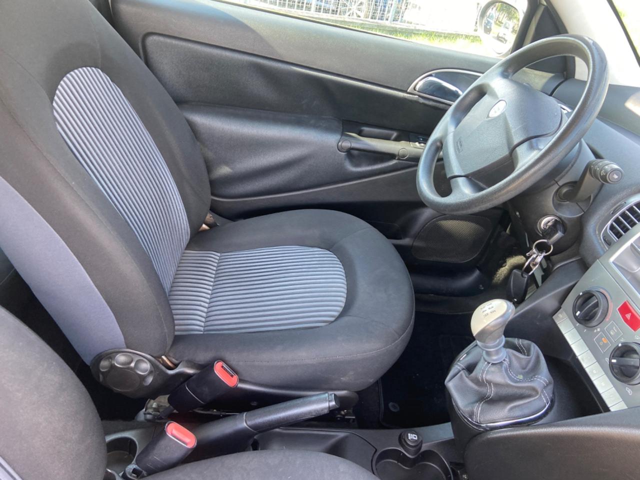 Lancia Ypsilon 1.2 Argento ok neo patentati