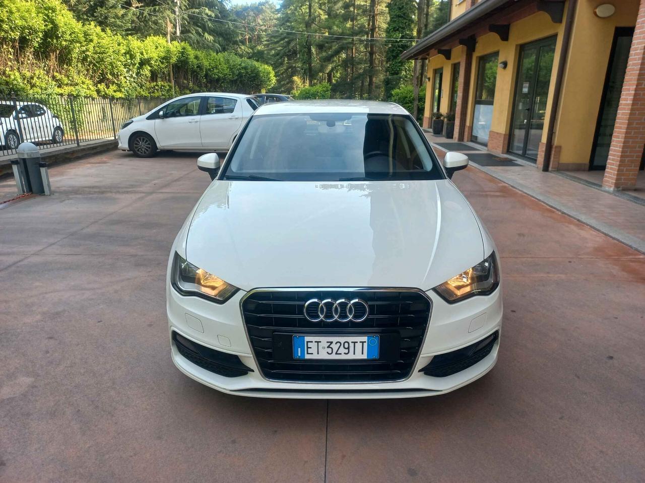 Audi A3 SPB 1.6 TDI Business S-LINE