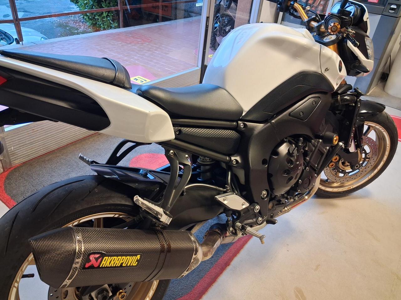Yamaha FZ8