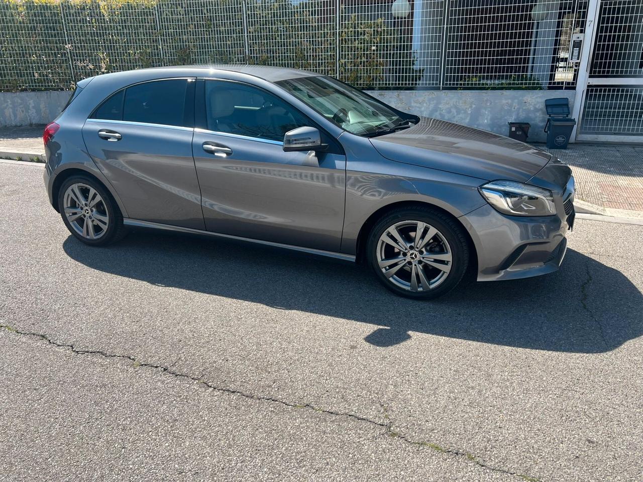 Mercedes-benz A 180 d Premium