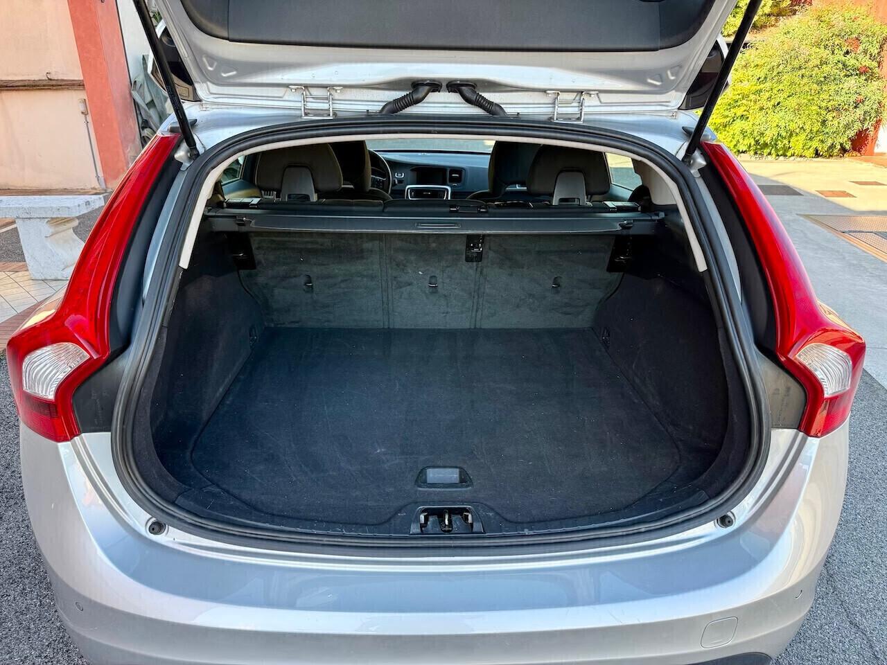 Volvo V60 Cross Country D4 Geartronic Business