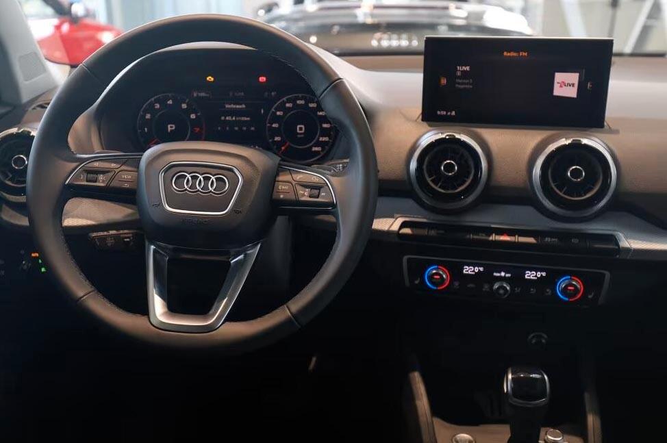 Audi Q2 35 TFSI S tronic Business