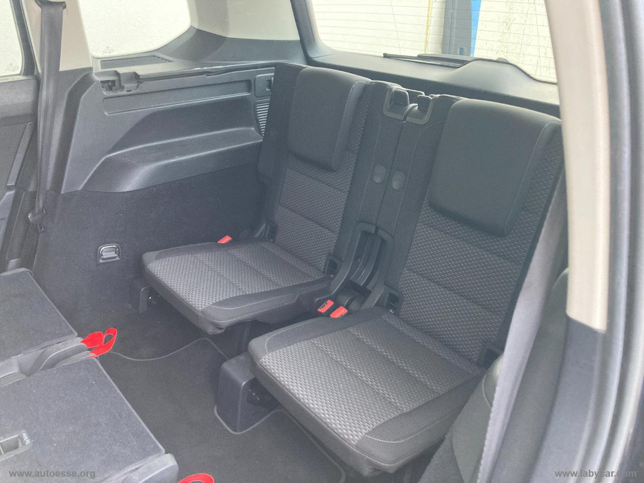 VOLKSWAGEN Touran 2.0 TDI 150 CV DSG Business BMT