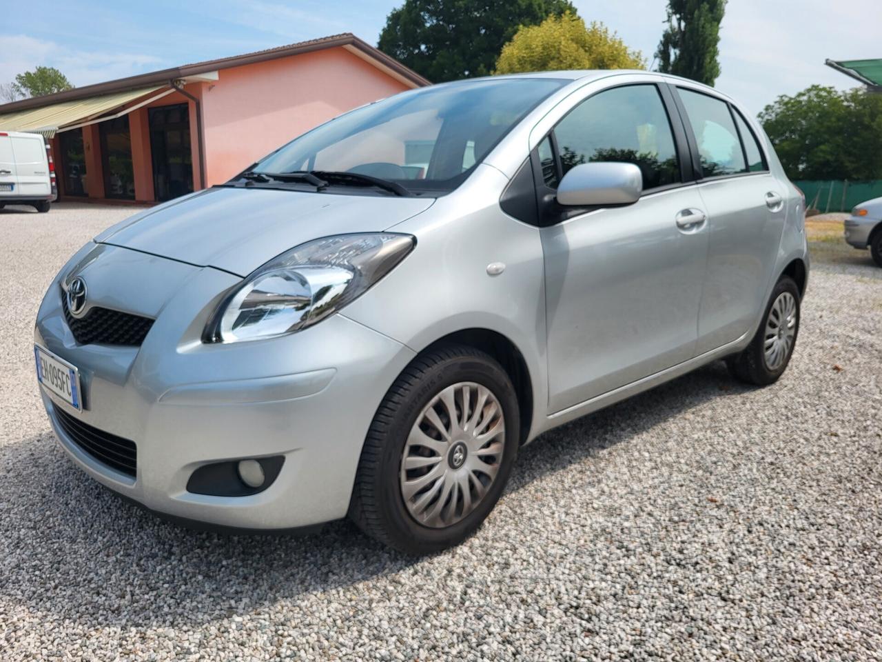 Toyota Yaris 1.0 5 porte