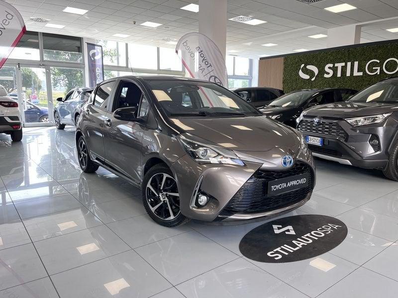 Toyota Yaris 1.5 Hybrid 5 porte Lounge Red/Bronze