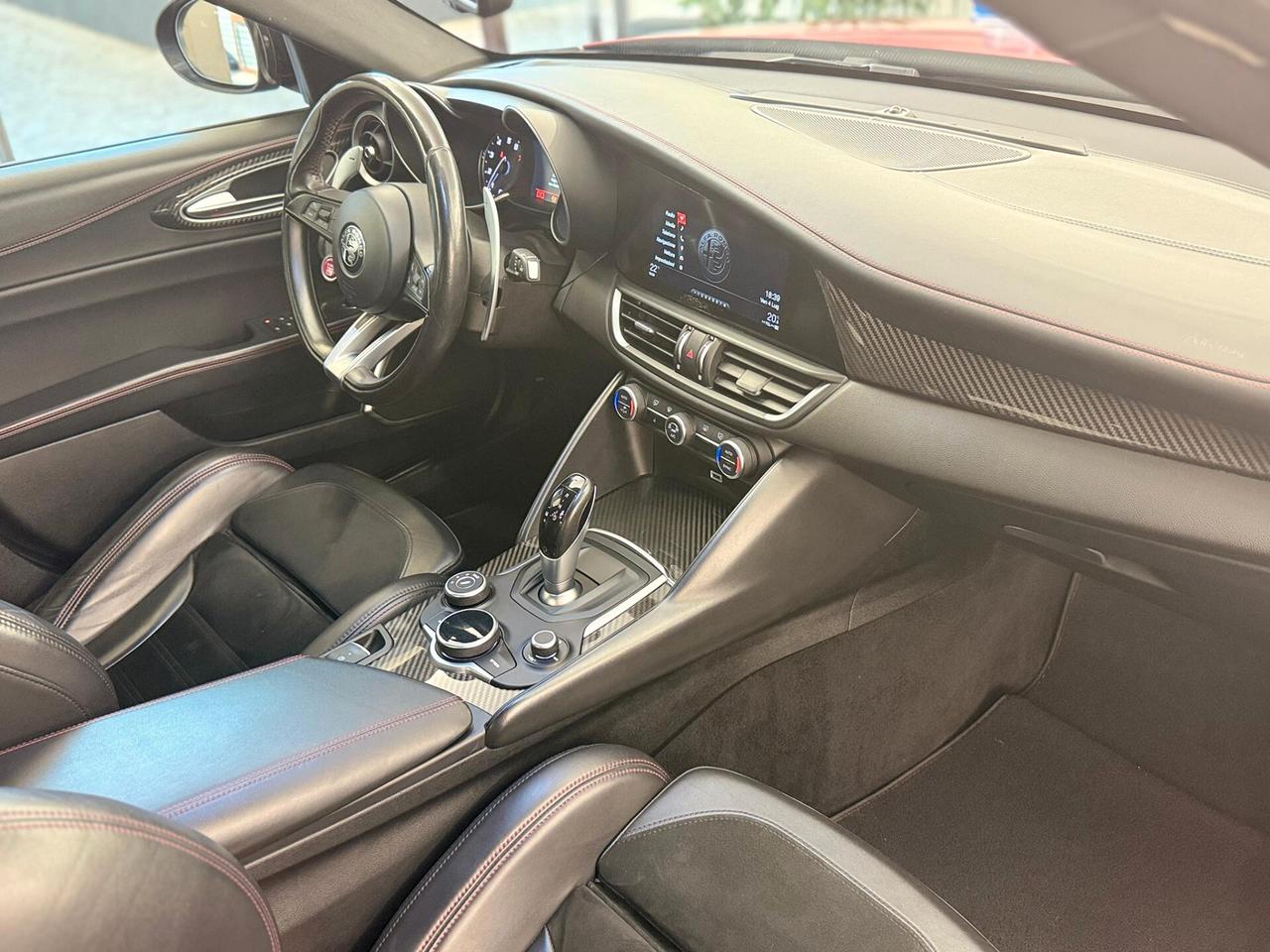 Alfa Romeo Giulia 2.9 V6 Bi-Turbo AT8 Quadrifoglio