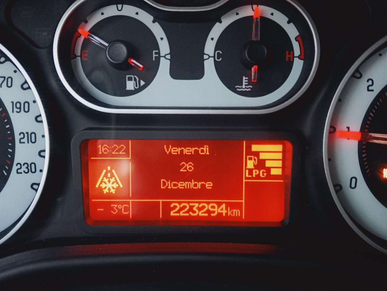 Fiat 500L 1.4 T-Jet 120 CV GPL Lounge