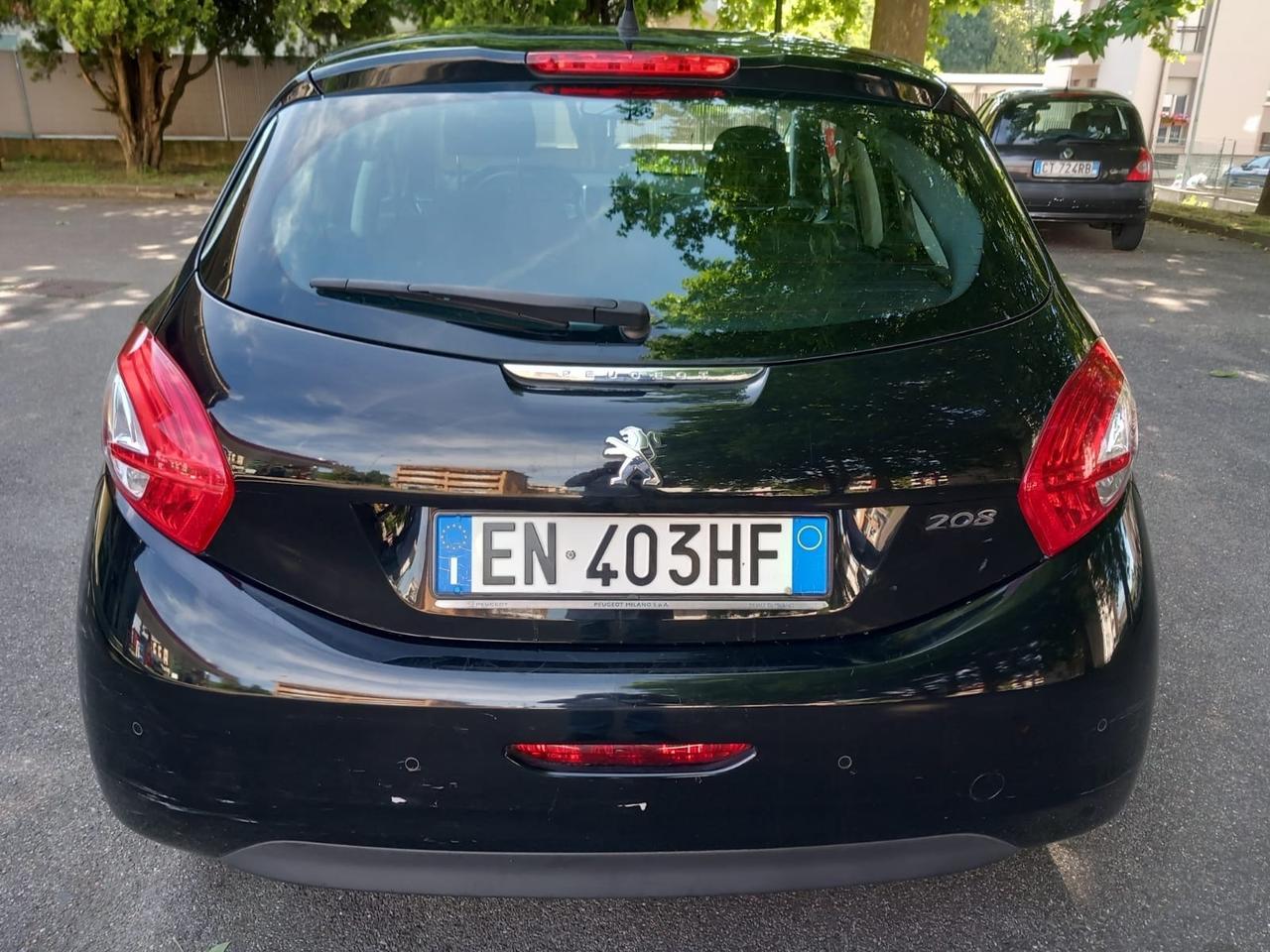 Peugeot 208 1.4 HDi 68 CV 5 porte Allure