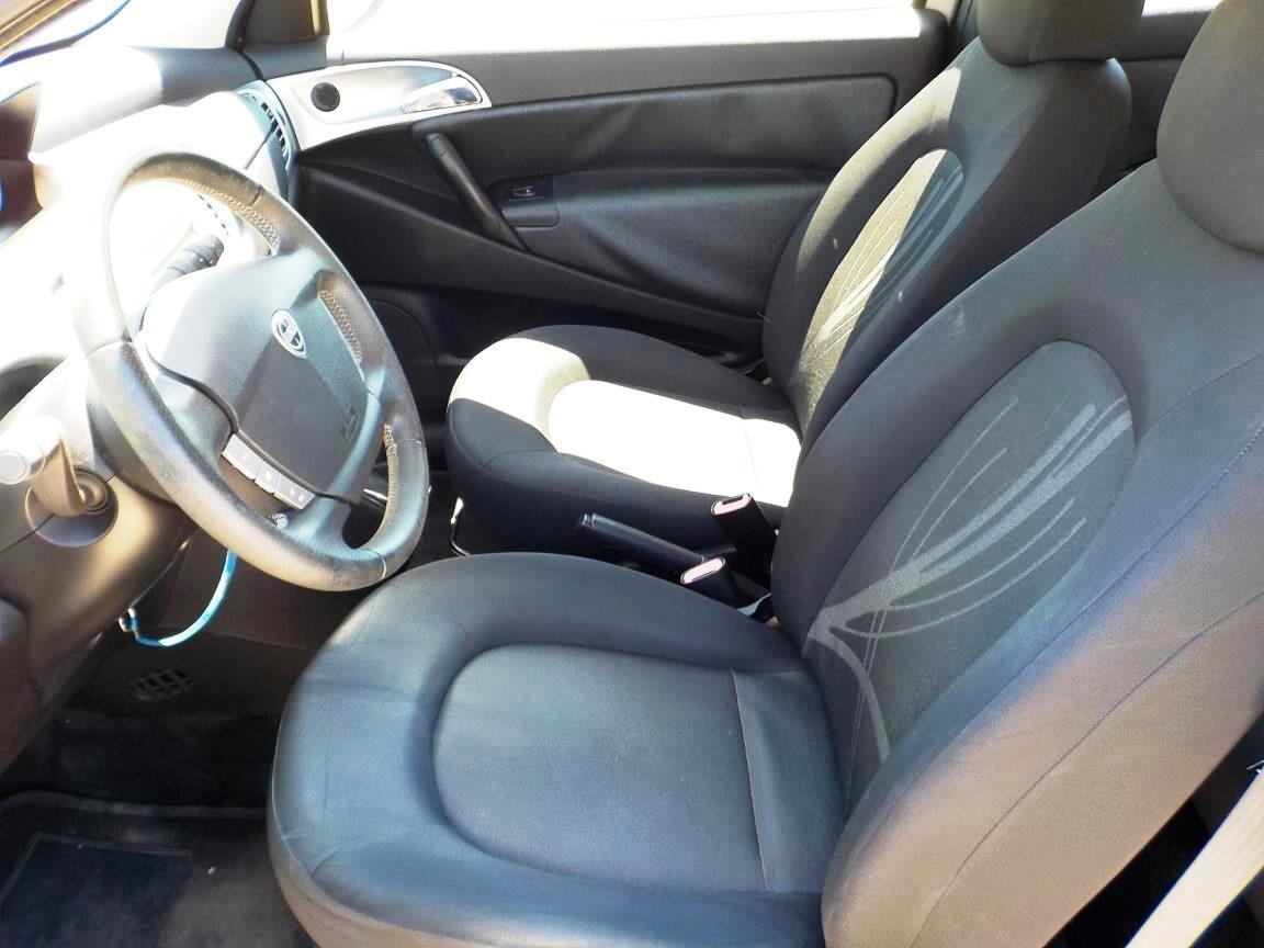 Lancia Ypsilon 1.3 MJT 75 CV Diva