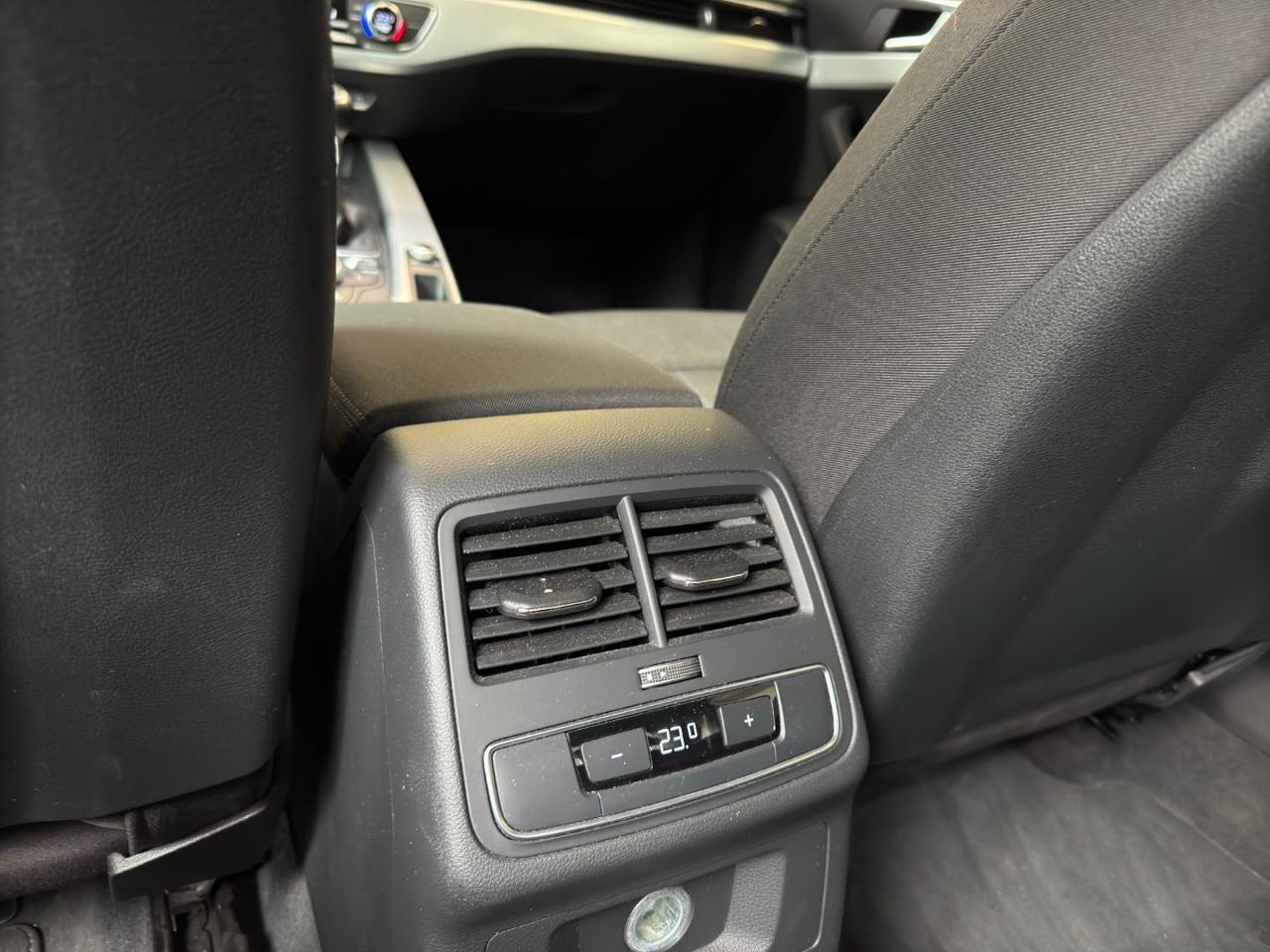 AUDI A4 2.0 TDI 122 CV Design.