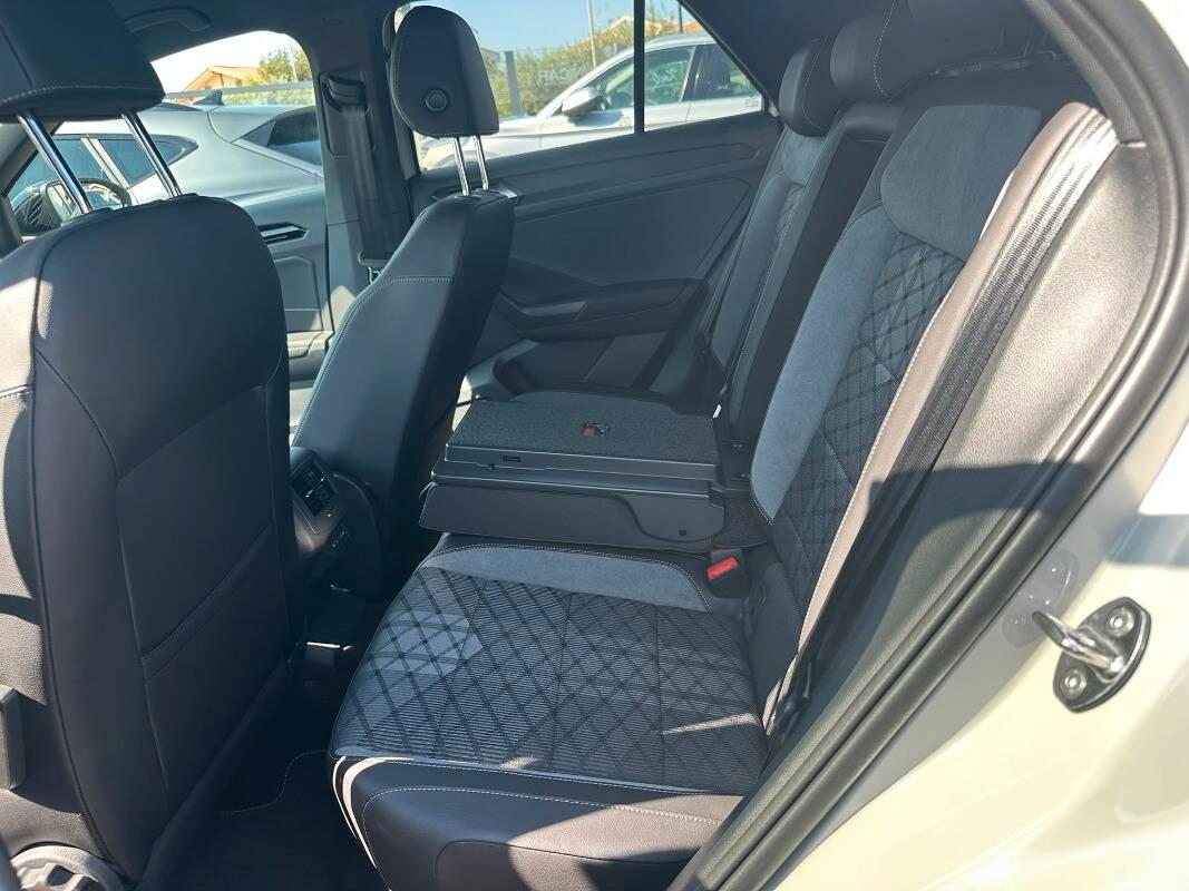 Volkswagen T-Roc 1.0 tsi R-Line 115cv