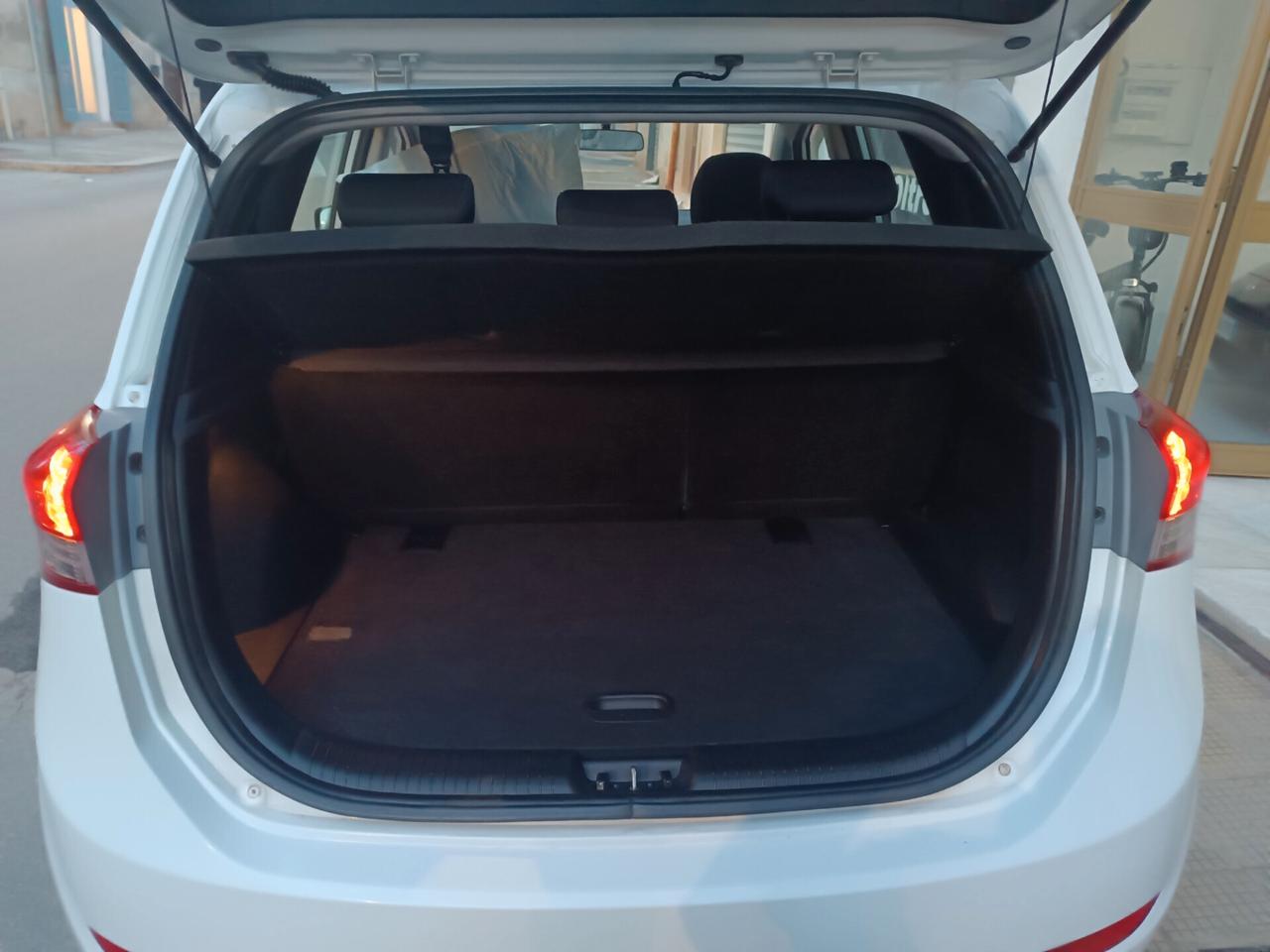 Hyundai iX20 1.4 CRDI 90 CV XPOSSIBLE TETTO APRIBILE FULL