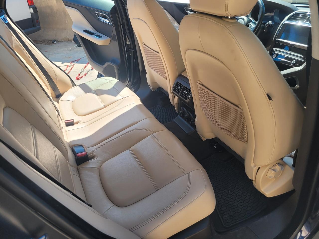 Jaguar F-Pace 2.0 D 180 CV AWD aut. Pure