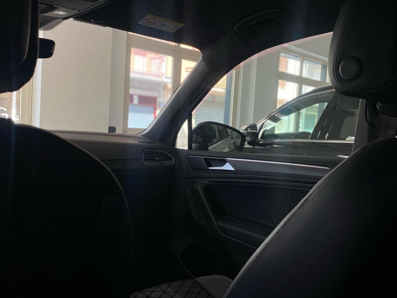 Volkswagen Tiguan 2.0 TDI 200 CV DSG 4MOTION R – IVA inclusa nel prezzo – KM Reali