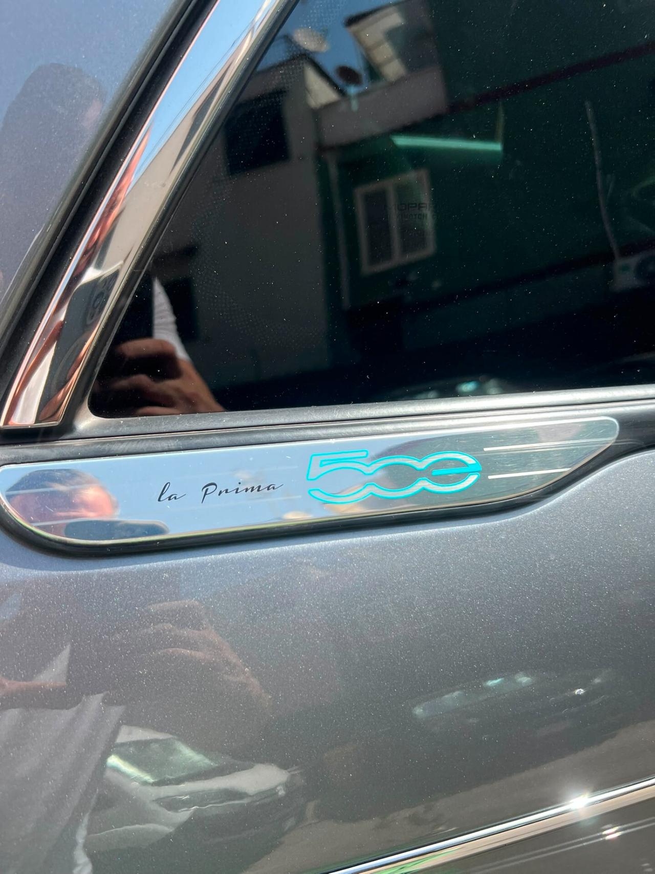 Fiat 500 500e Berlina 42 kWh La Prima
