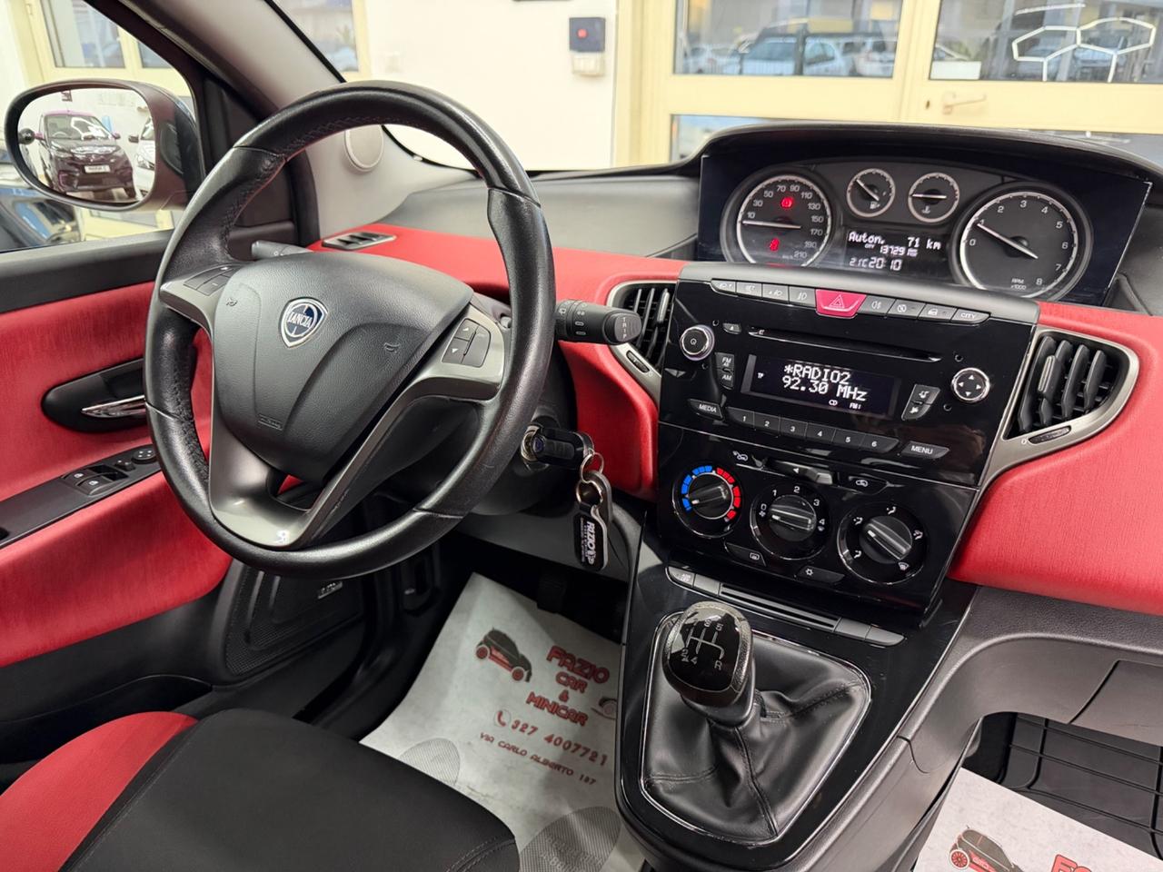 Lancia Ypsilon 1.2 69Cv