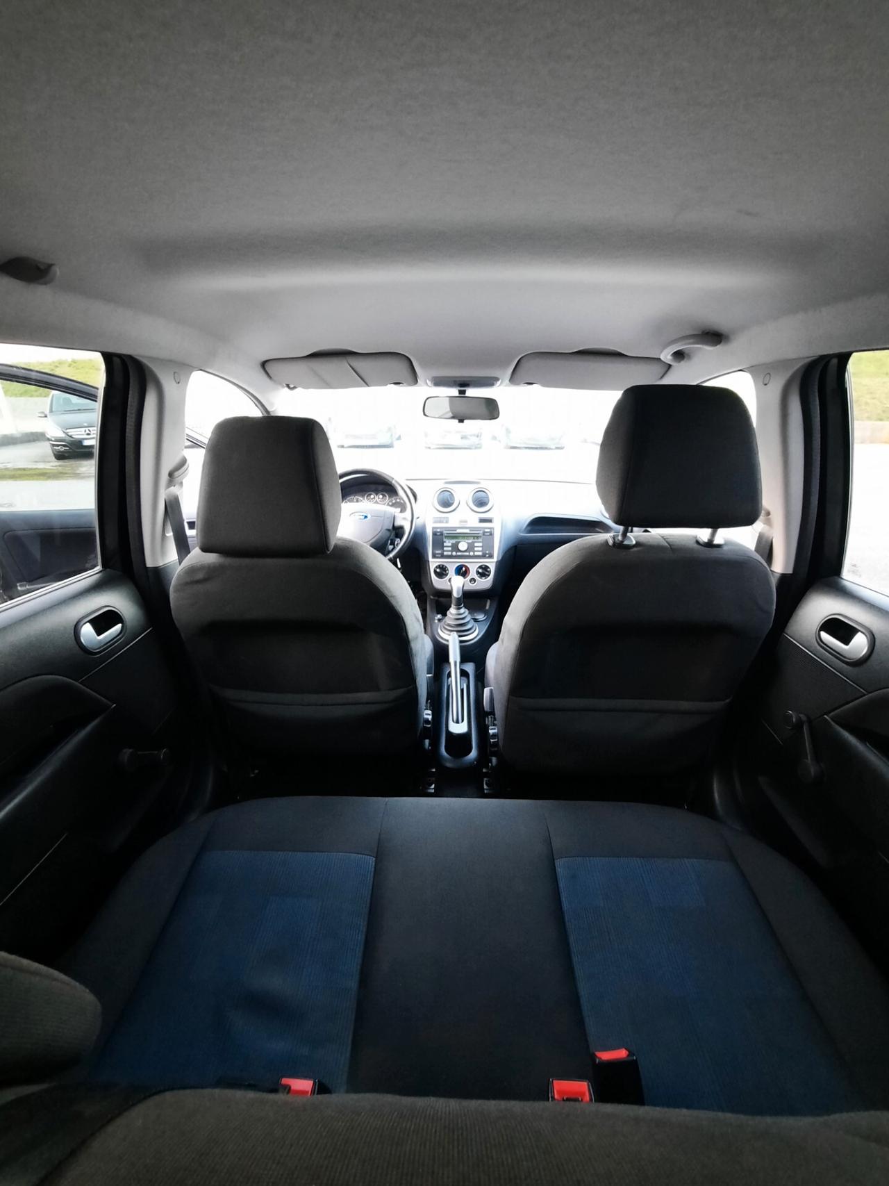 Ford Fiesta 1.4 TDCi 5p. Ghia UNICO.PRO