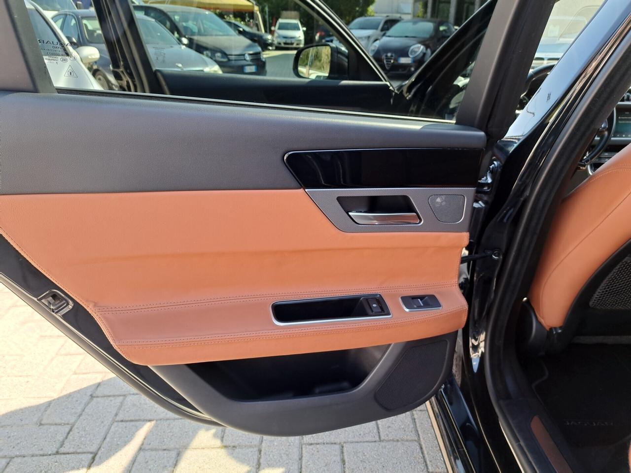 Jaguar XF 2.0 D 180 CV aut. R-Sport/FULL /FULL OPTIONAL