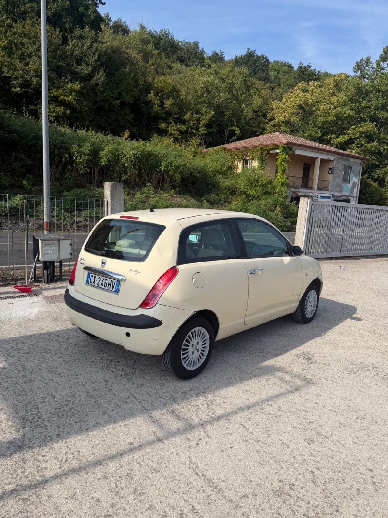 Lancia Ypsilon 1.3 MJT 75 CV Platino