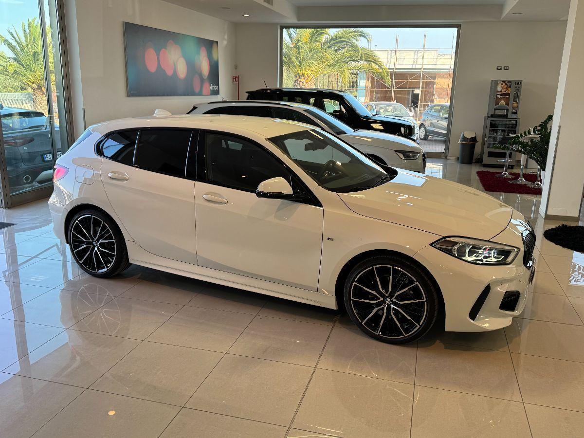 BMW Serie 1 118d M Sport Black Cromo Solo 58.000km