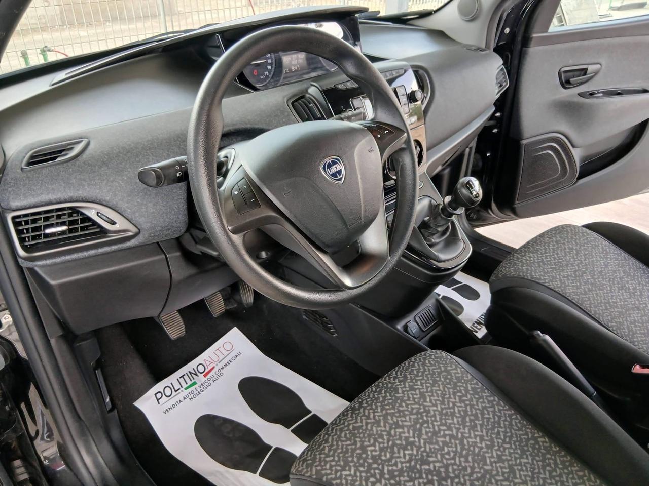 Lancia Ypsilon 1.0 FireFly 5 porte S&S Hybrid Alberta Ferretti