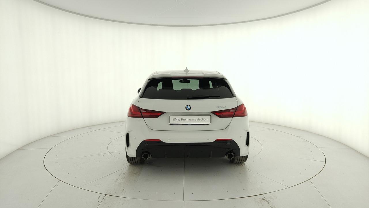 BMW Serie 1 F40 - 118d Msport auto