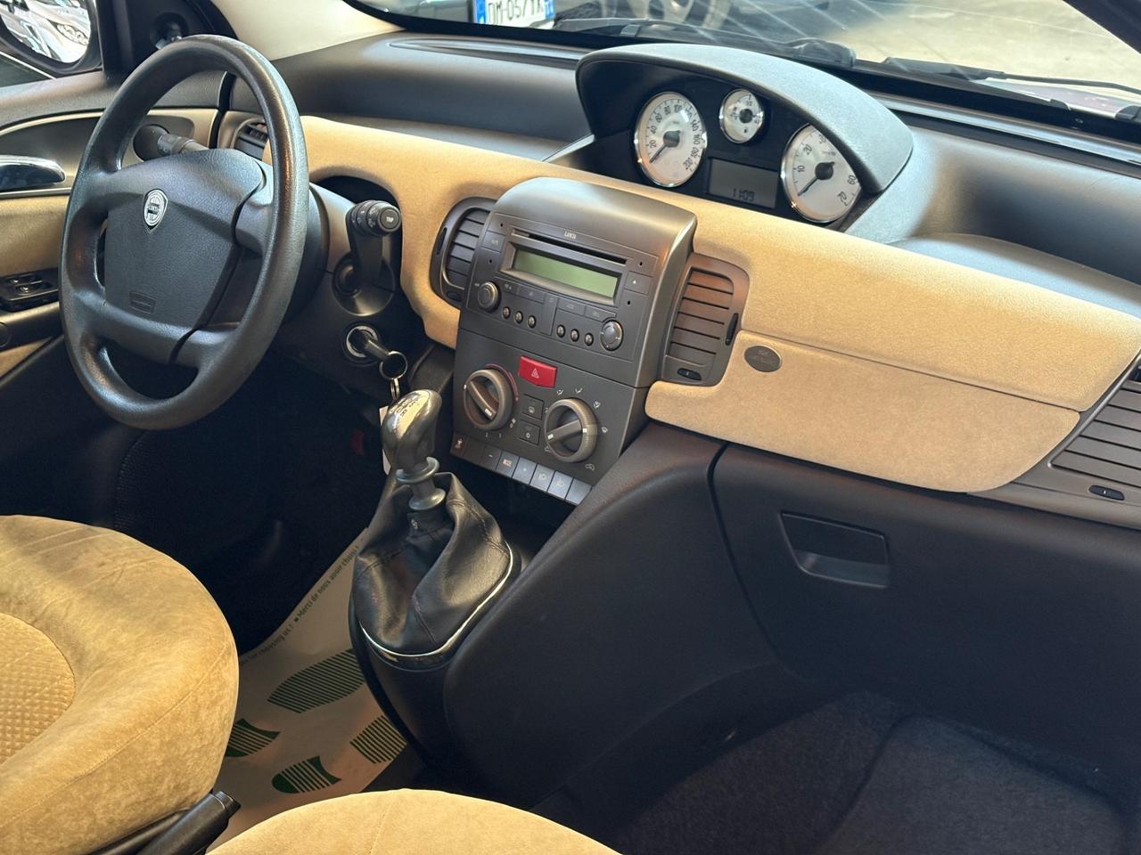 Lancia Ypsilon 1.2 Oro Bianco