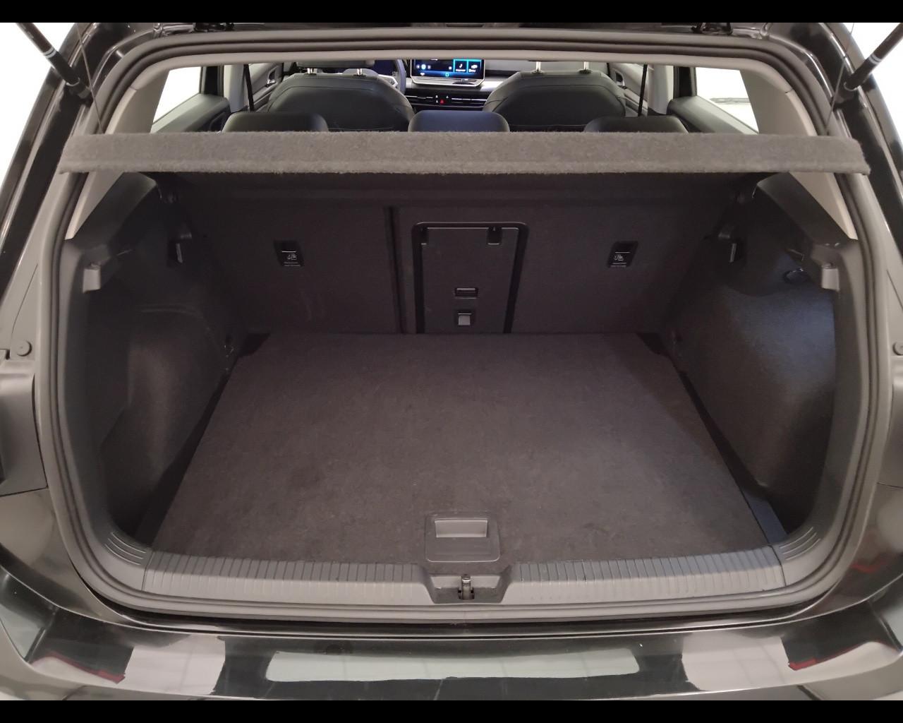 VOLKSWAGEN Golf VIII 2024 - Golf 2.0 tdi Life 150cv dsg