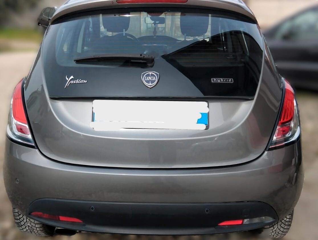 Lancia Ypsilon 1.0 FireFly 5 porte S&S Hybrid Silver
