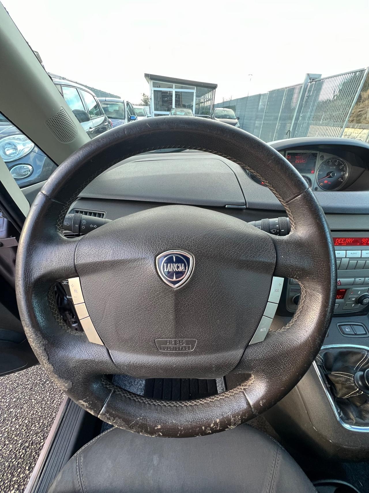 Lancia MUSA 1.4 16V Poltrona Frau