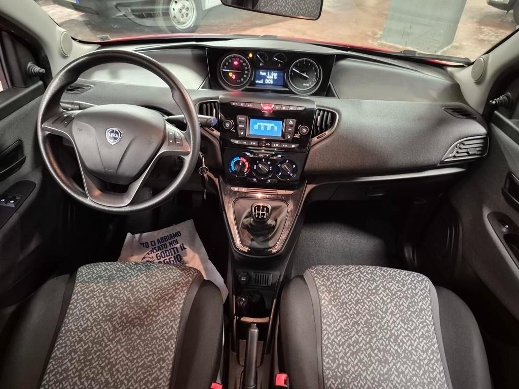 Lancia Ypsilon 1.2 69 CV 5 porte GPL Ecochic Silver