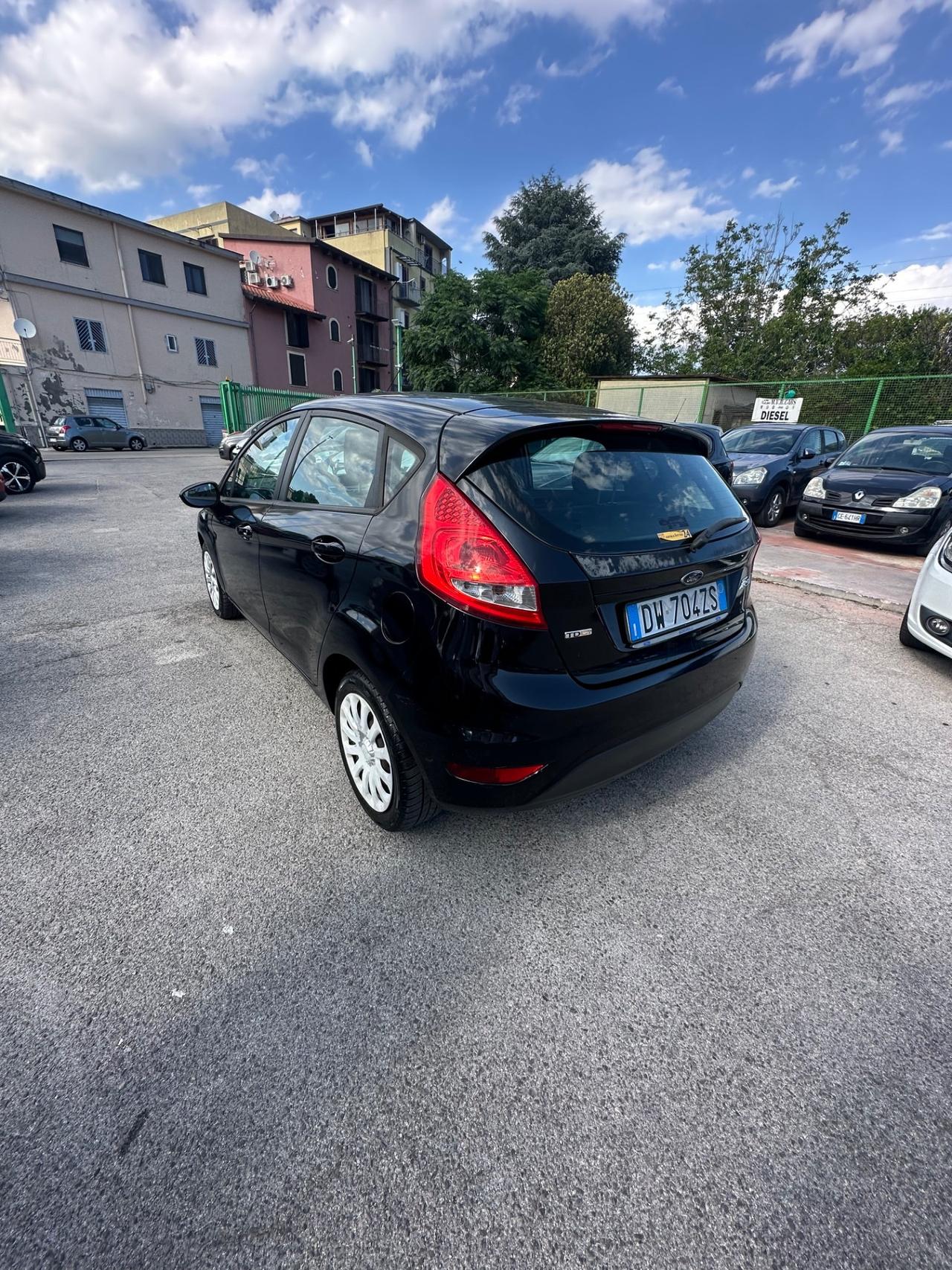 Ford Fiesta 1.4 TDCi 68CV 5 porte Titanium