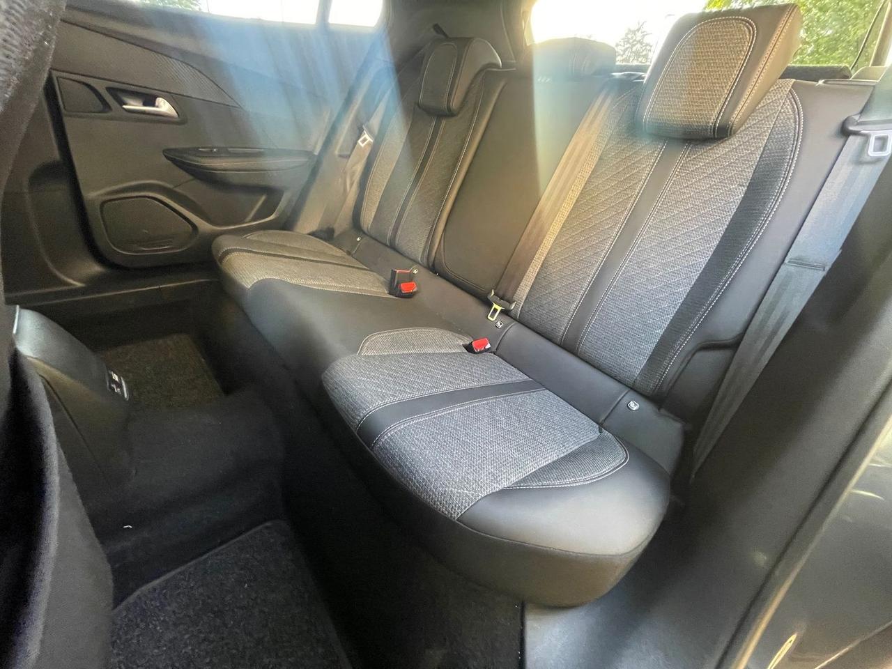 Peugeot 2008 Allure 1.2 PureTech 100 #5940