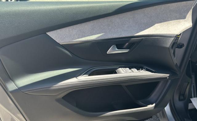 PEUGEOT 5008 BlueHDi 130 S&S EAT8 GT