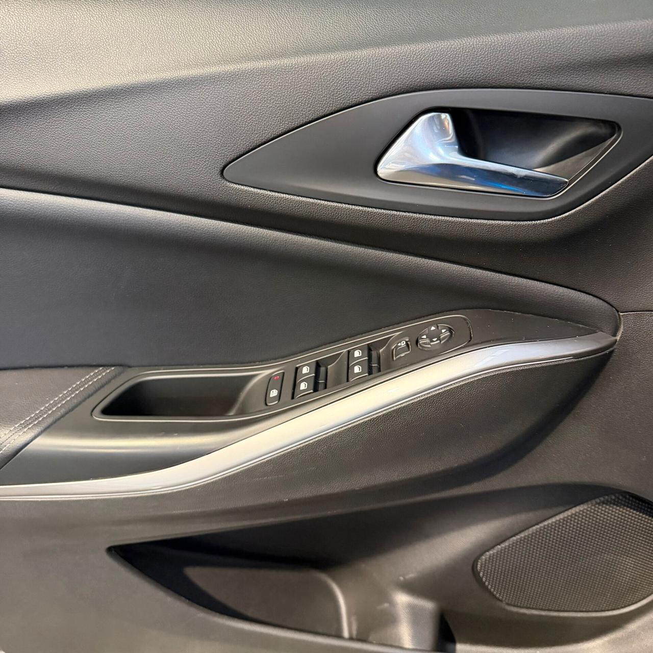 Opel Grandland 1.5 diesel aut. NEOPATENTATI IVA ESPOSTA AUTOCARRO