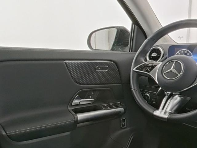 MERCEDES-BENZ GLA 180 Automatic Advanced
