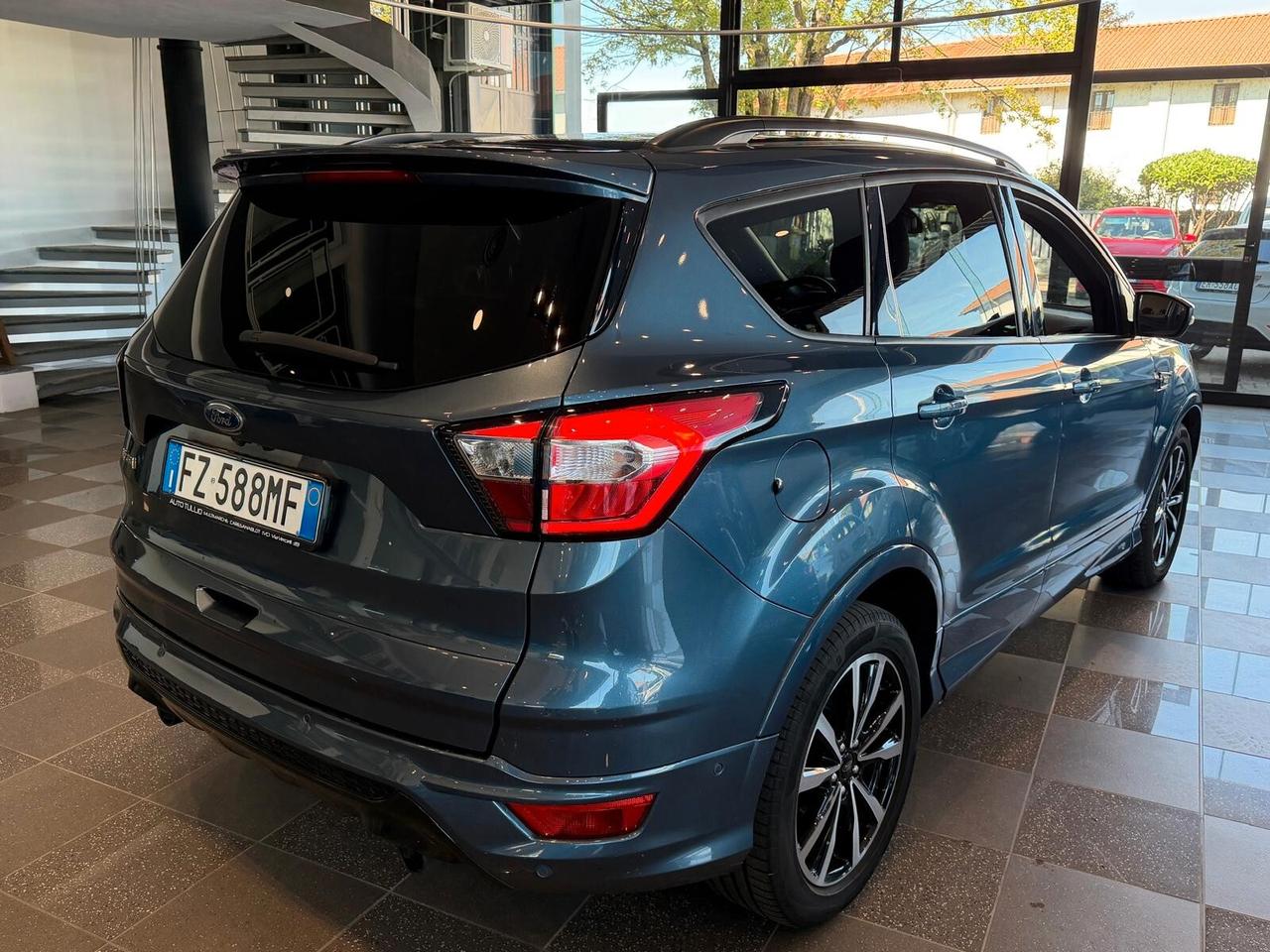Ford Kuga 1.5 TDCI 120 CV S&S 2WD ST-Line