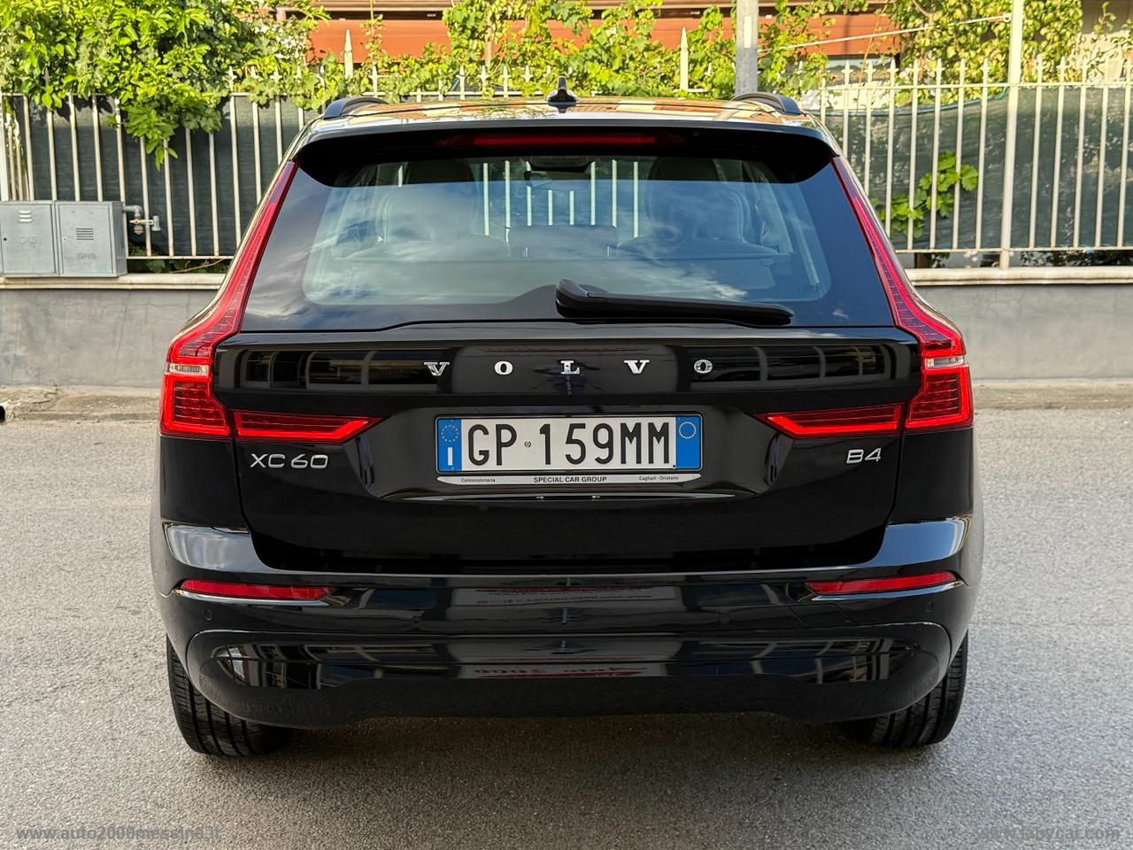 VOLVO XC60 B4 N1 AUTOCARRO 5 POSTI