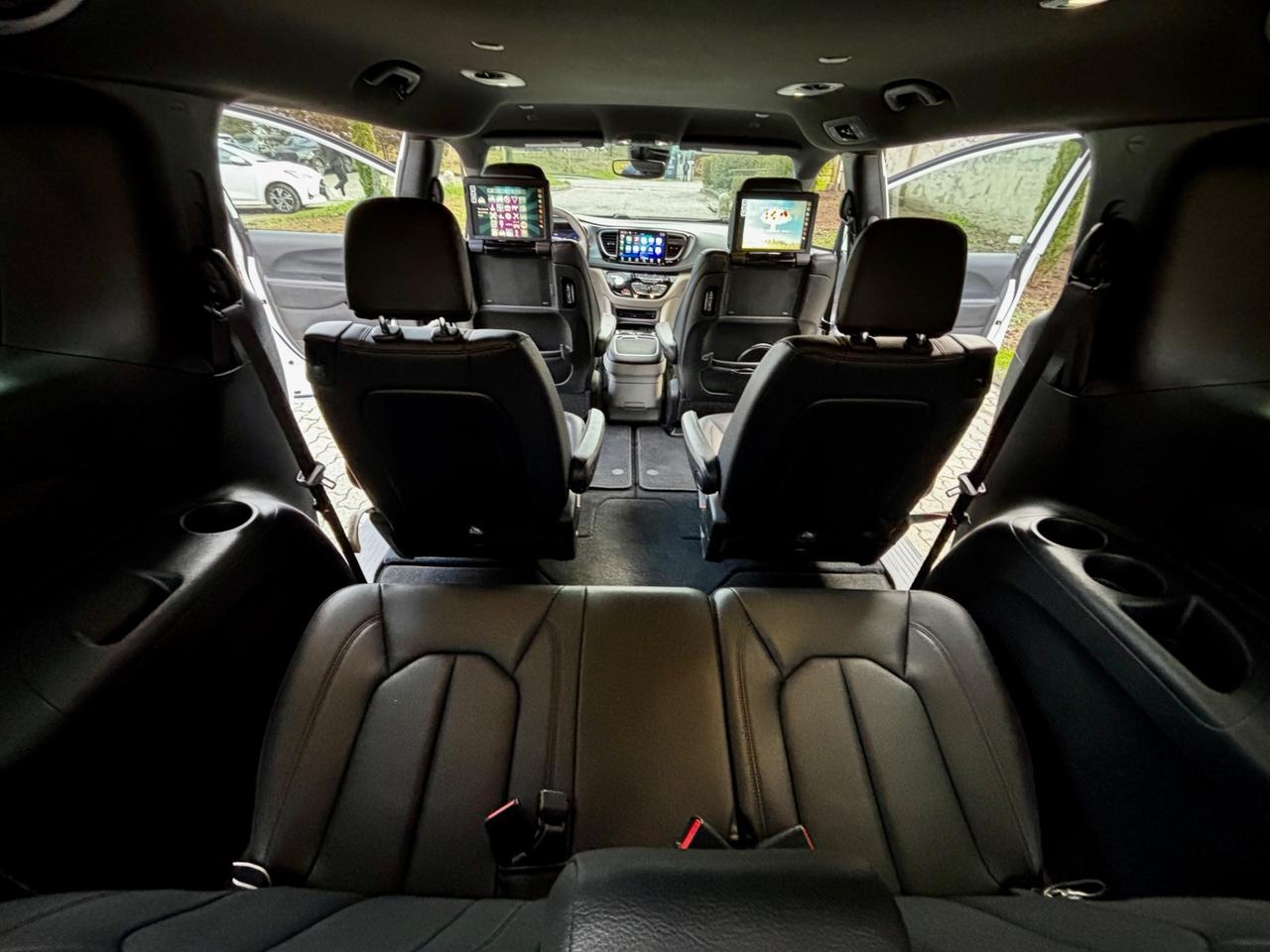 Chrysler Pacifica GPL TOURING S AUTOMATIC AT9 7 POSTI