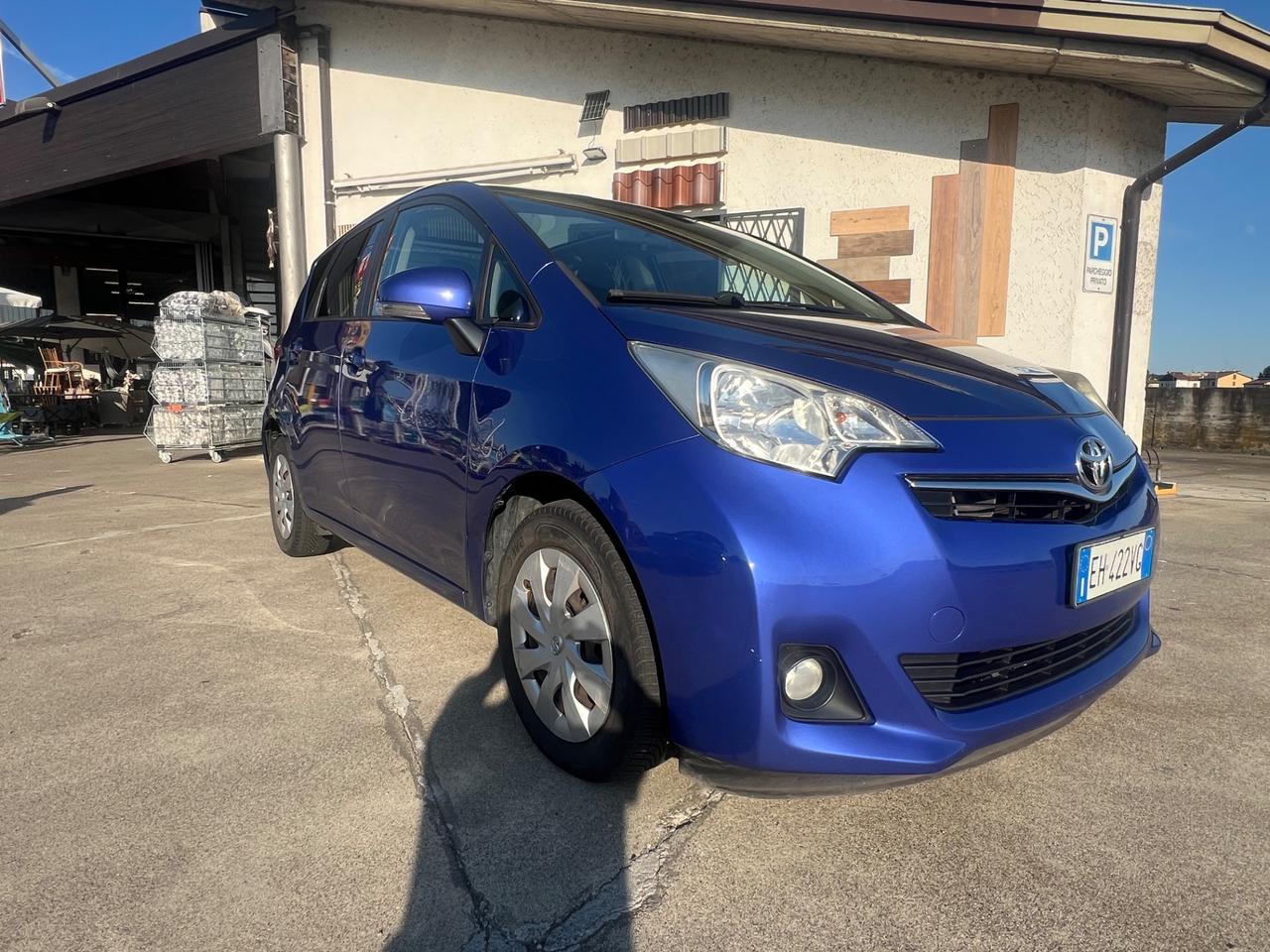 Toyota Verso-S 1.3 MT STYLE