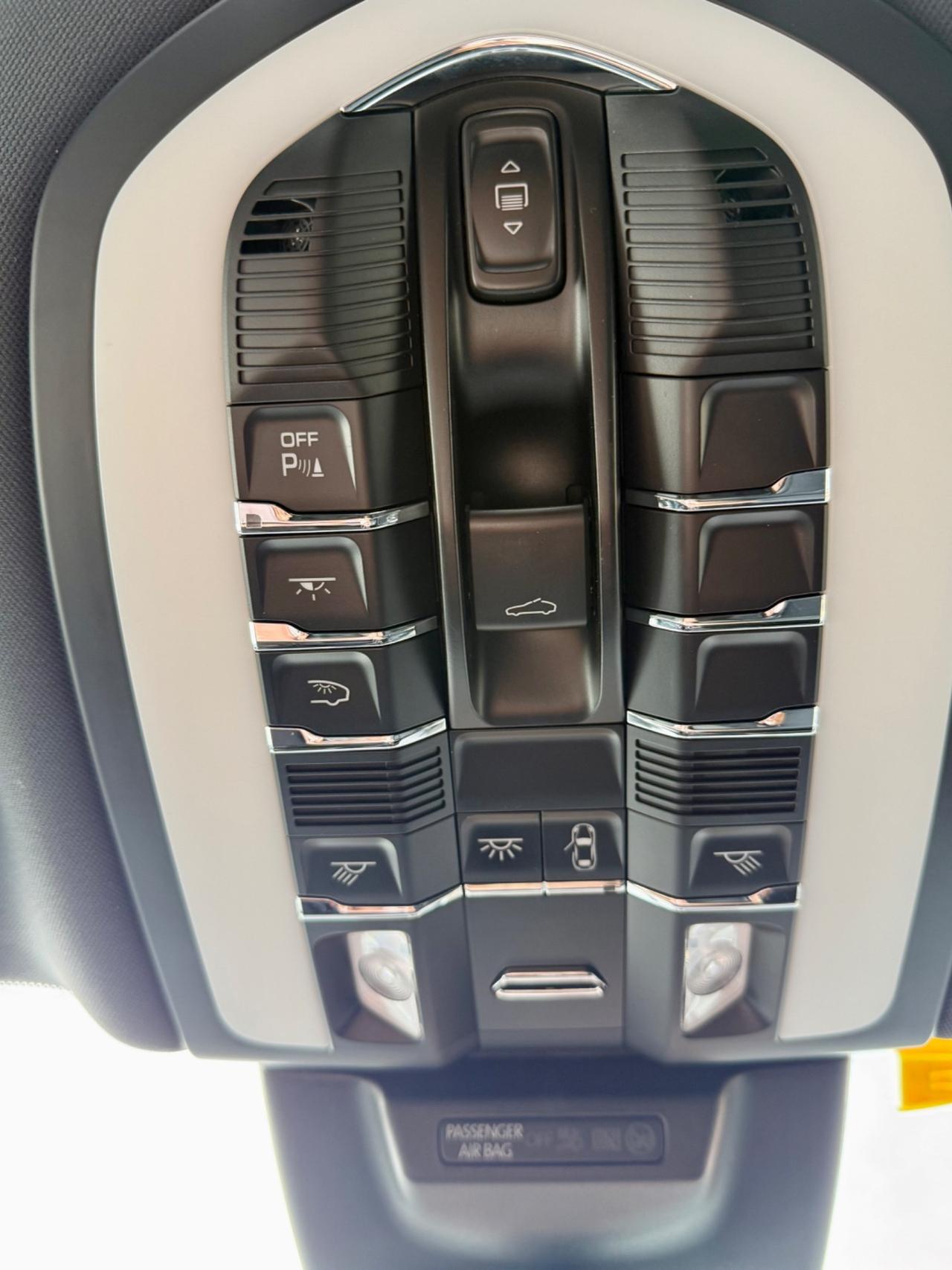 Porsche Macan 2.0 265 cv Led Pelle Tetto Panoramico Apr. Camera 360* 21 Felgen